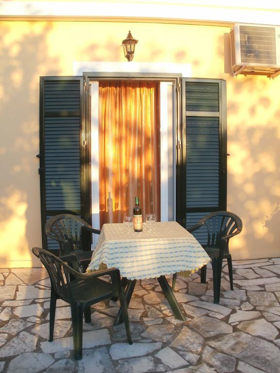 Studios Niki B Lefkada City Quarto foto